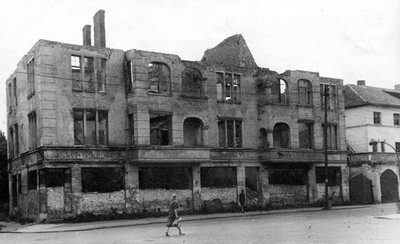 Разрушенное здание по ул. Советской. 1952 г.