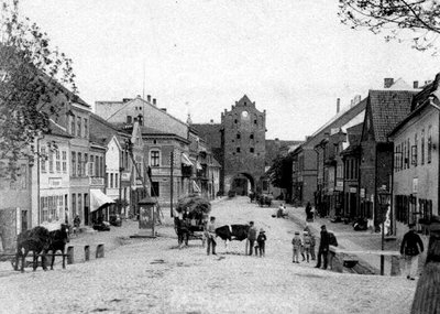 Вид на Каменные городские ворота. Фото начала XX в.