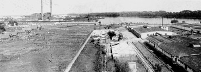 Вид на корпуса Светловского рыбоконсервного комбината и электростанцию. 1960-е гг.