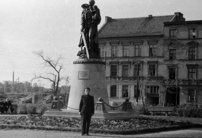 Уменьшенная копия берлинского памятника из Трептов-парка в Советске. 1950-е гг.
